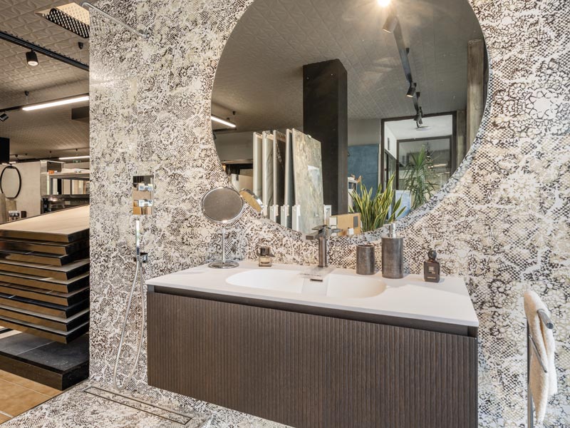 Dossi Giovanni - Unternehmen, das sich auf die Planung und Lieferung von Bodenbelägen, Wandverkleidungen, Materialien, Einrichtungszubehör und Badezimmereinrichtungen in Riva del Garda spezialisiert hat